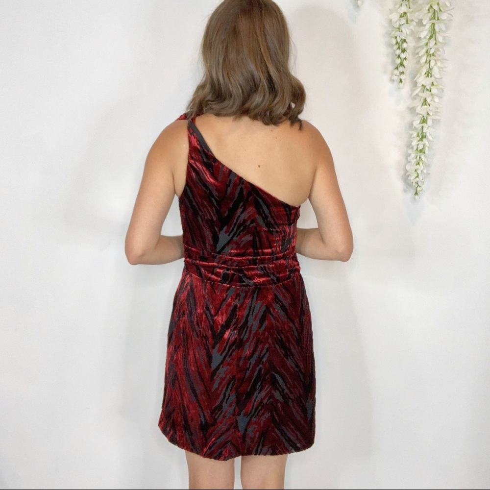 SILENCE + NOISE one shoulder velvet dress bow 1242 - Picture 3 of 6